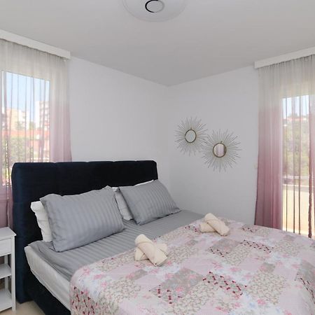 Apartman Iskra Apartamento Rijeka Exterior foto