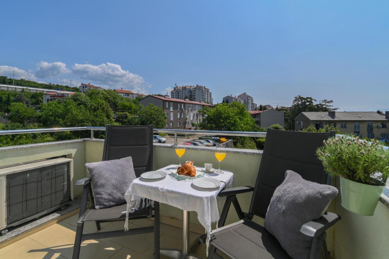 Apartman Iskra Apartamento Rijeka Exterior foto