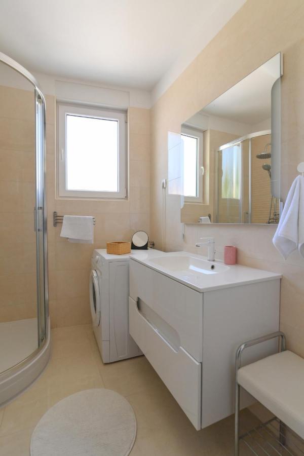 Apartman Iskra Apartamento Rijeka Exterior foto
