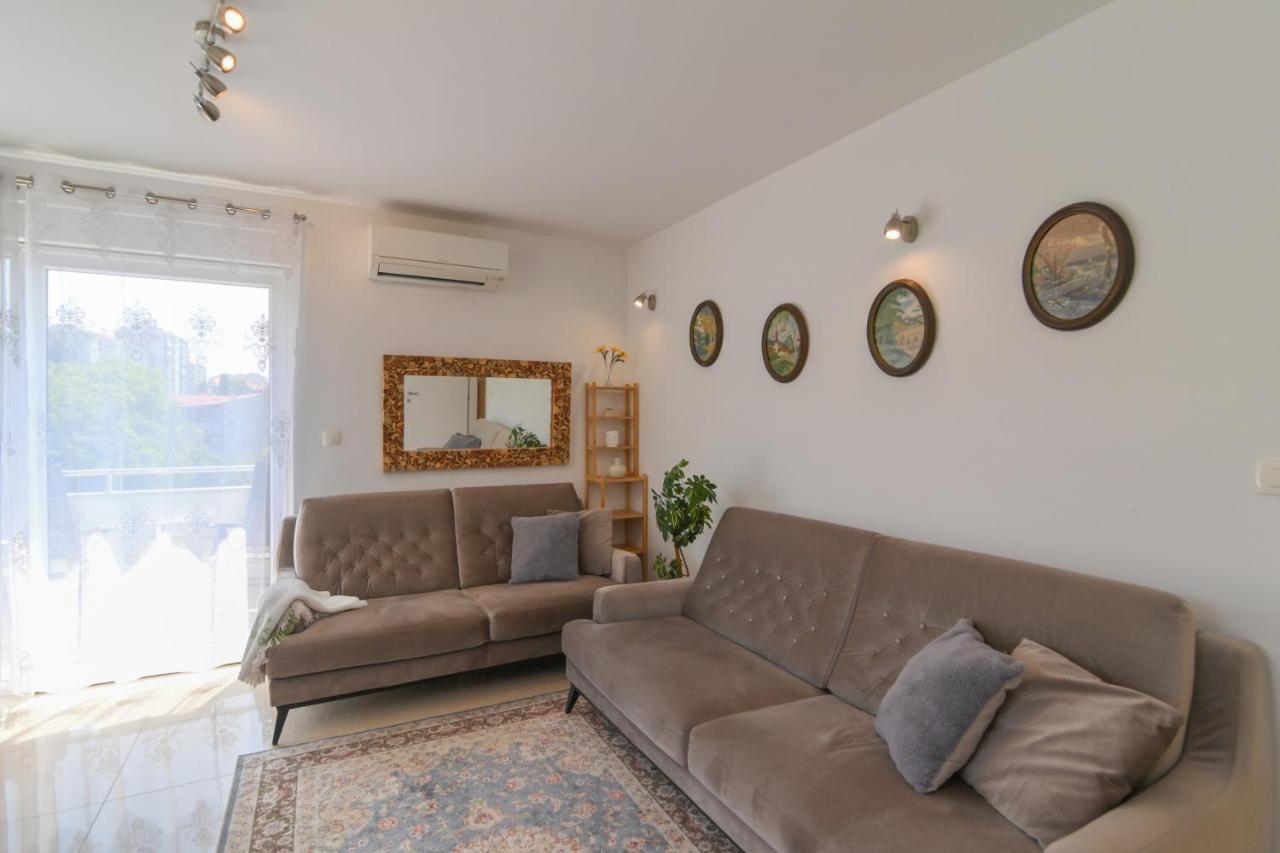 Apartman Iskra Apartamento Rijeka Exterior foto