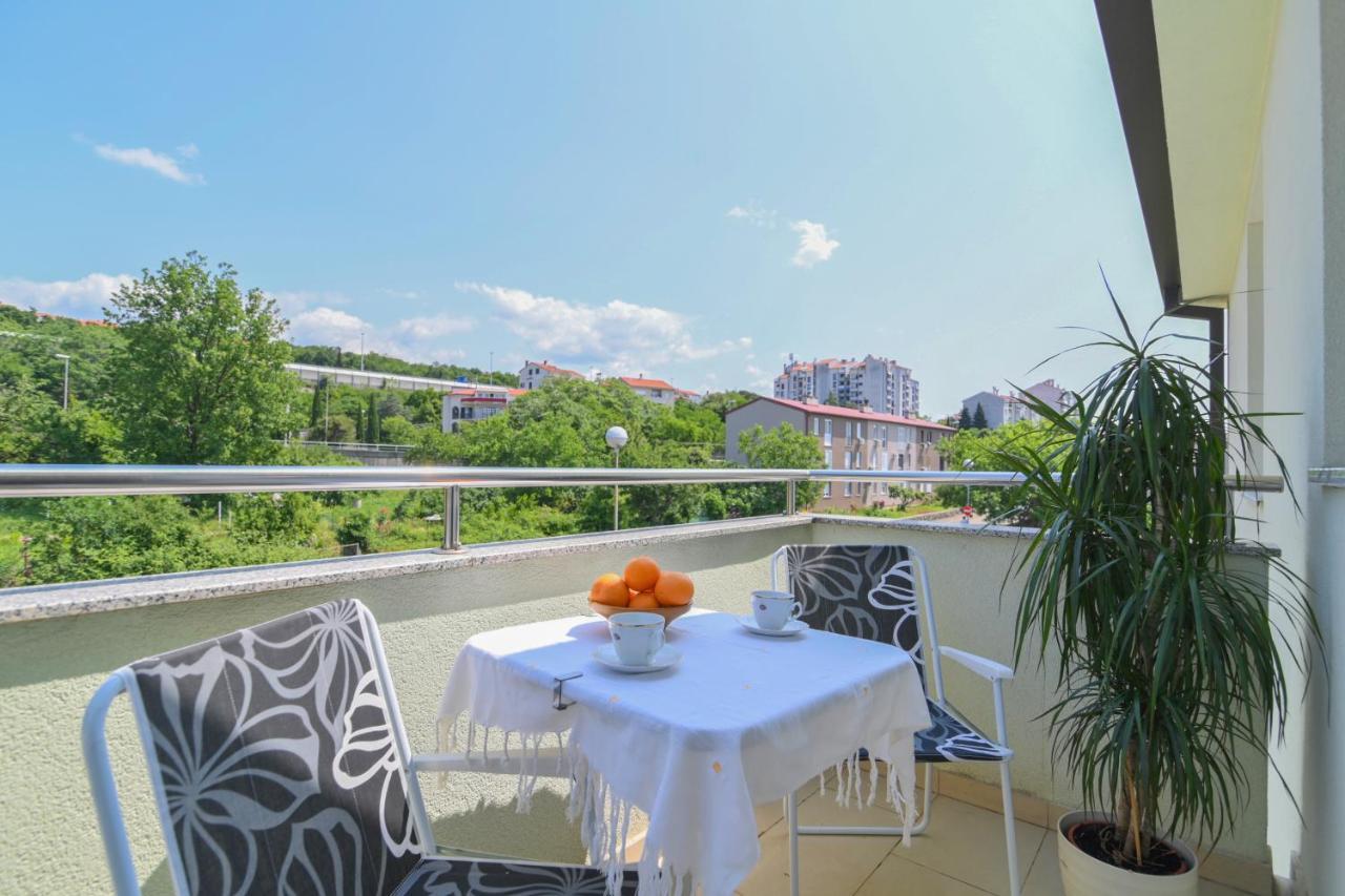 Apartman Iskra Apartamento Rijeka Exterior foto
